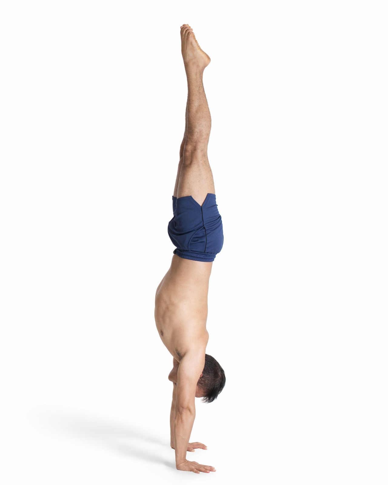 Viru in handstand